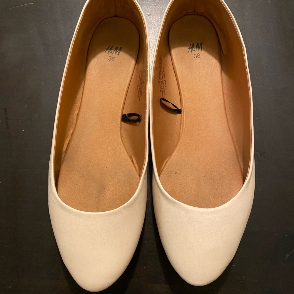 H&M Beige Ivory Ballerina Flats Size 8